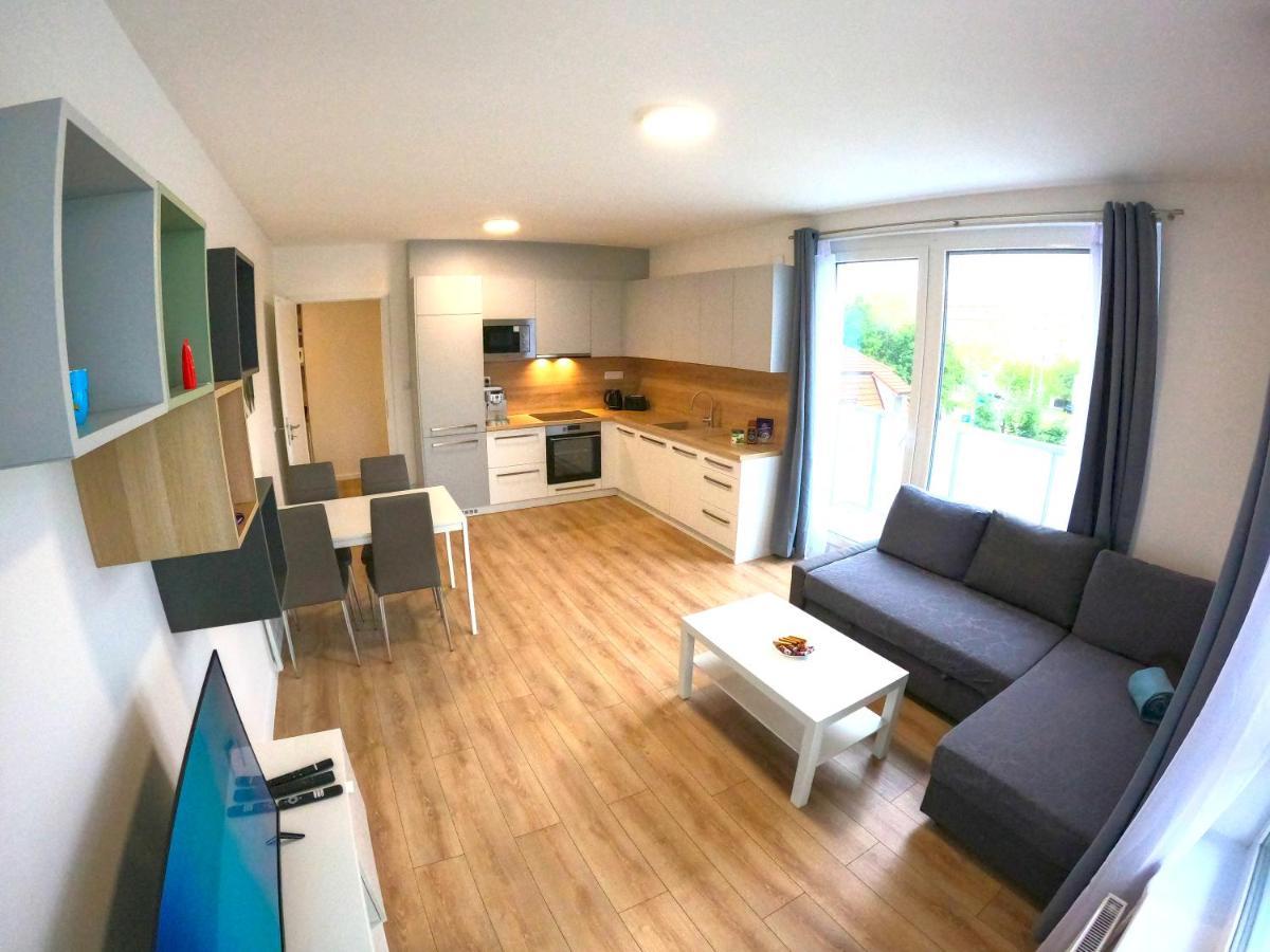 Brand New Apartment By Hockey Stadium براتسيلافا المظهر الخارجي الصورة