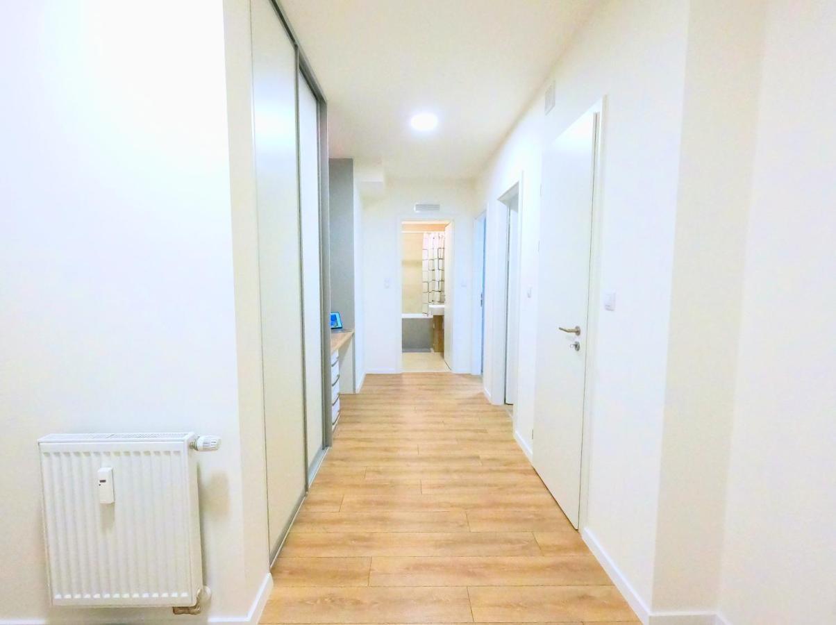 Brand New Apartment By Hockey Stadium براتسيلافا المظهر الخارجي الصورة