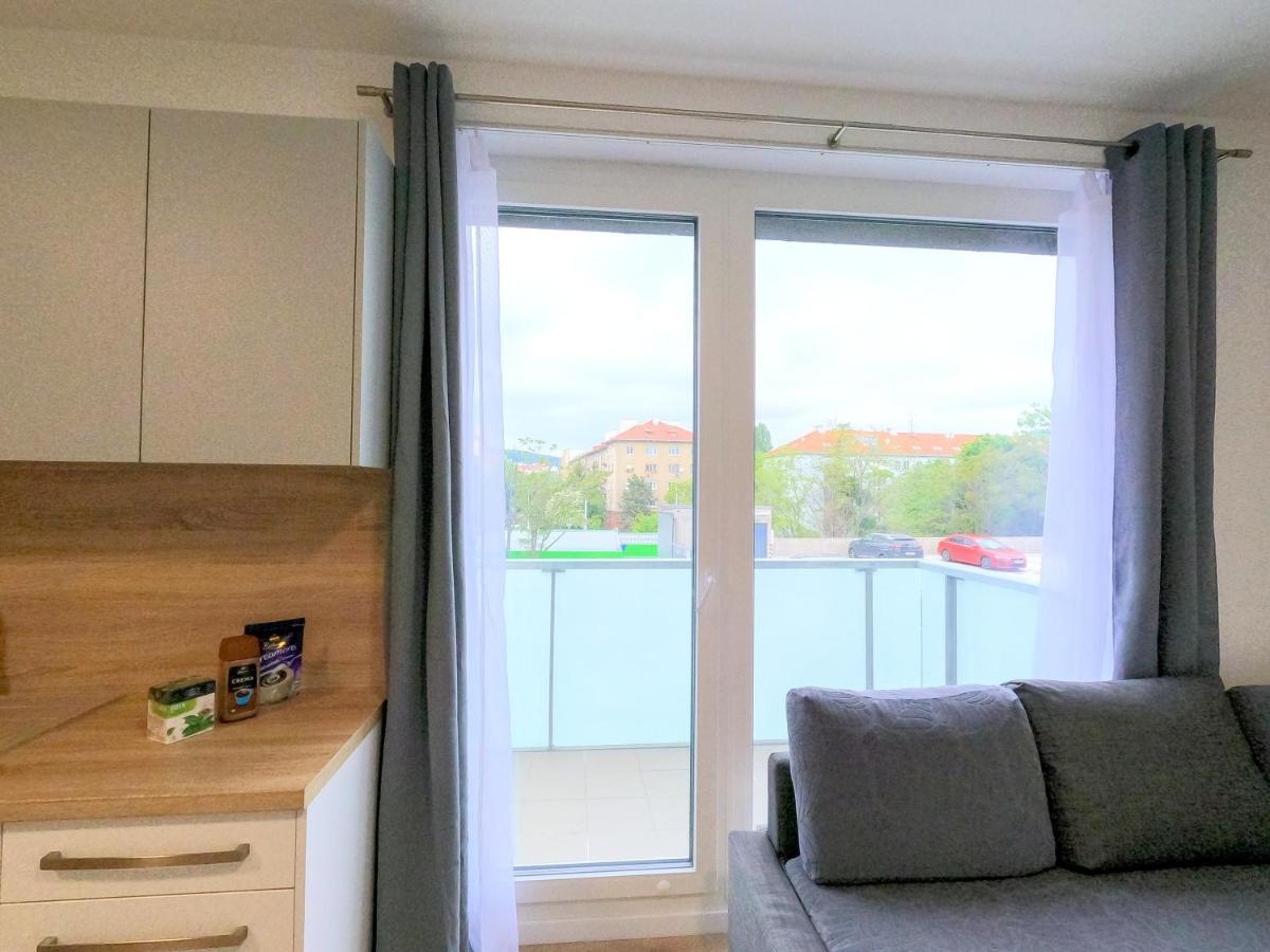 Brand New Apartment By Hockey Stadium براتسيلافا المظهر الخارجي الصورة