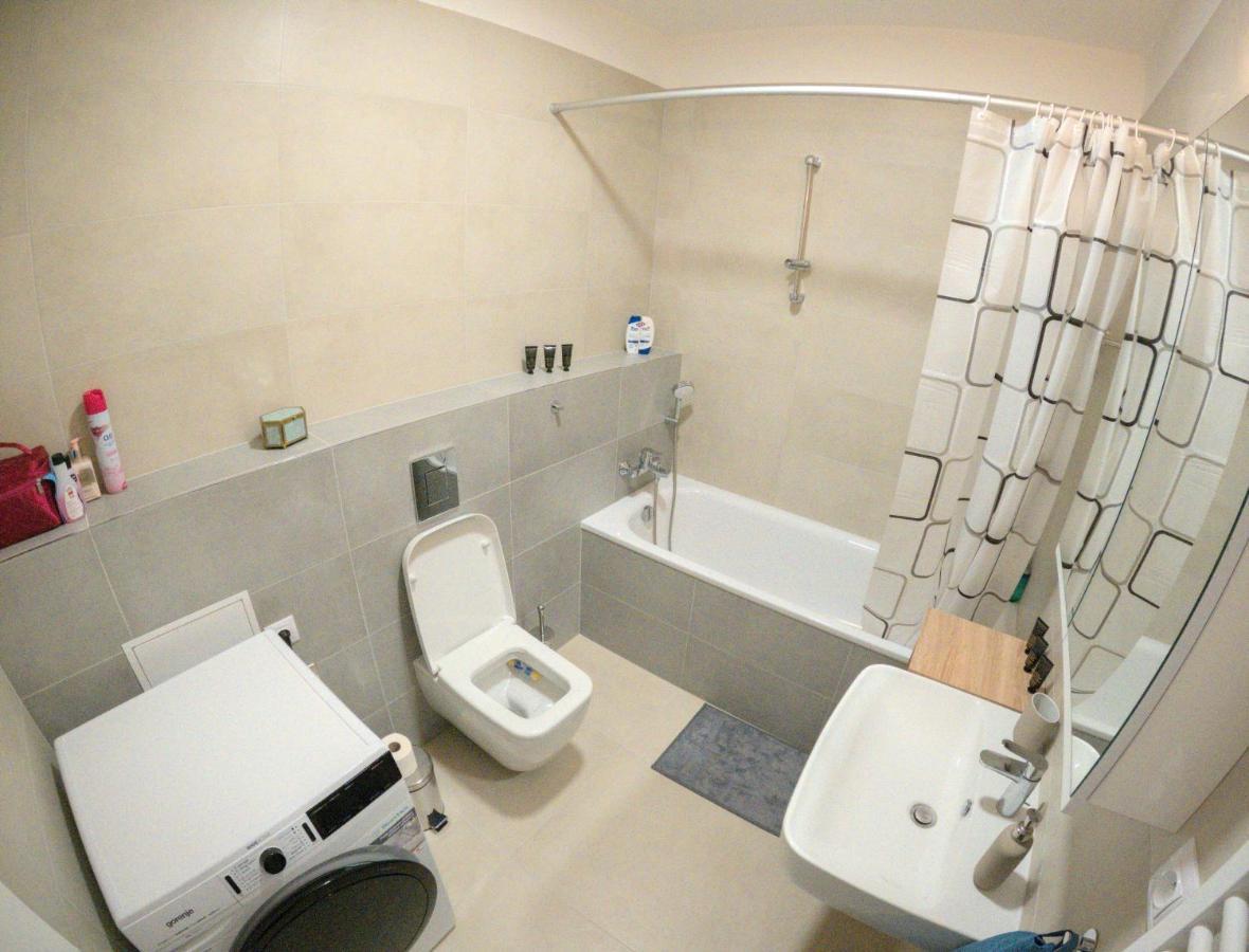 Brand New Apartment By Hockey Stadium براتسيلافا المظهر الخارجي الصورة