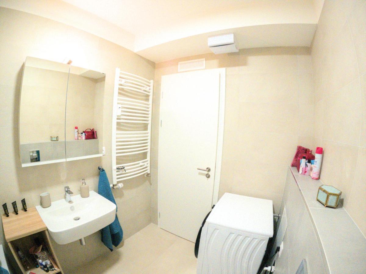 Brand New Apartment By Hockey Stadium براتسيلافا المظهر الخارجي الصورة